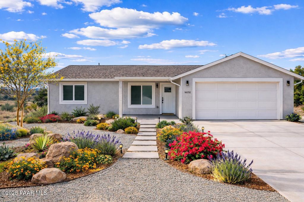 Photo of 16552 S White Rock Lane, Mayer, AZ 86333 (MLS # 1081220)