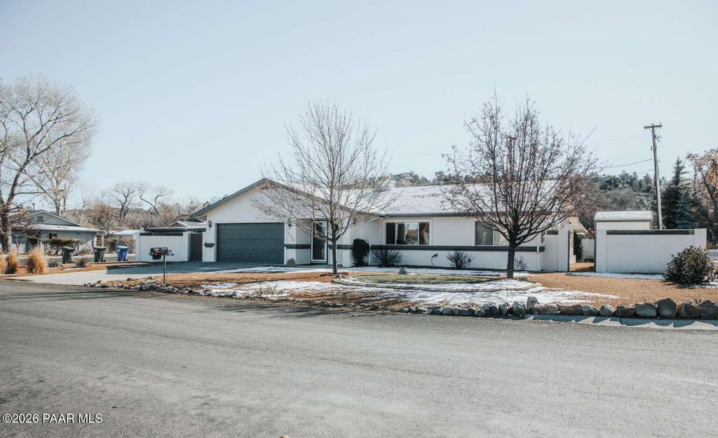 Photo of 3296 Cottonwood Lane, Prescott, AZ 86305 (MLS # 1078789)