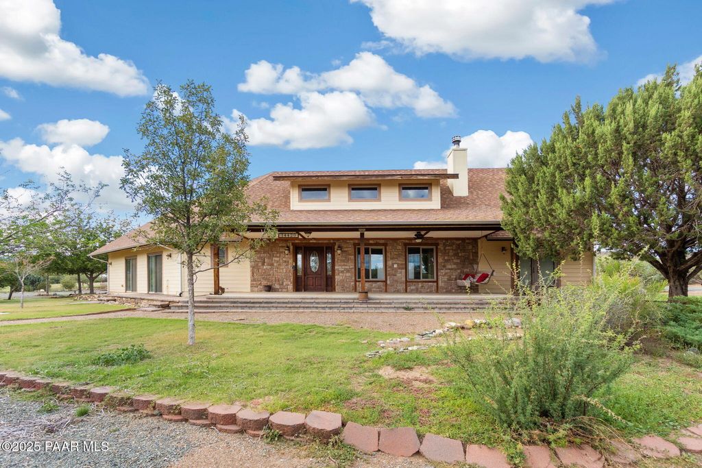 Photo of 14420 E Jagged Tooth Trail, Mayer, AZ 86333 (MLS # 1077122)