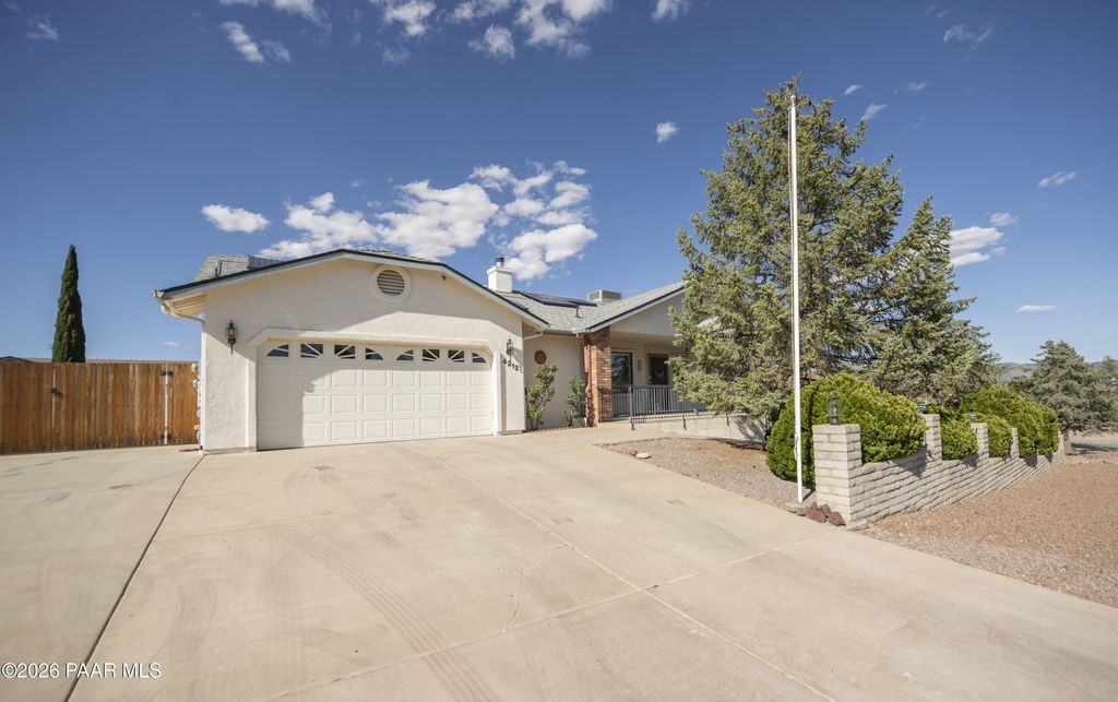 Photo of 4212 N Cypress Circle, Prescott Valley, AZ 86314 (MLS # 1081277)
