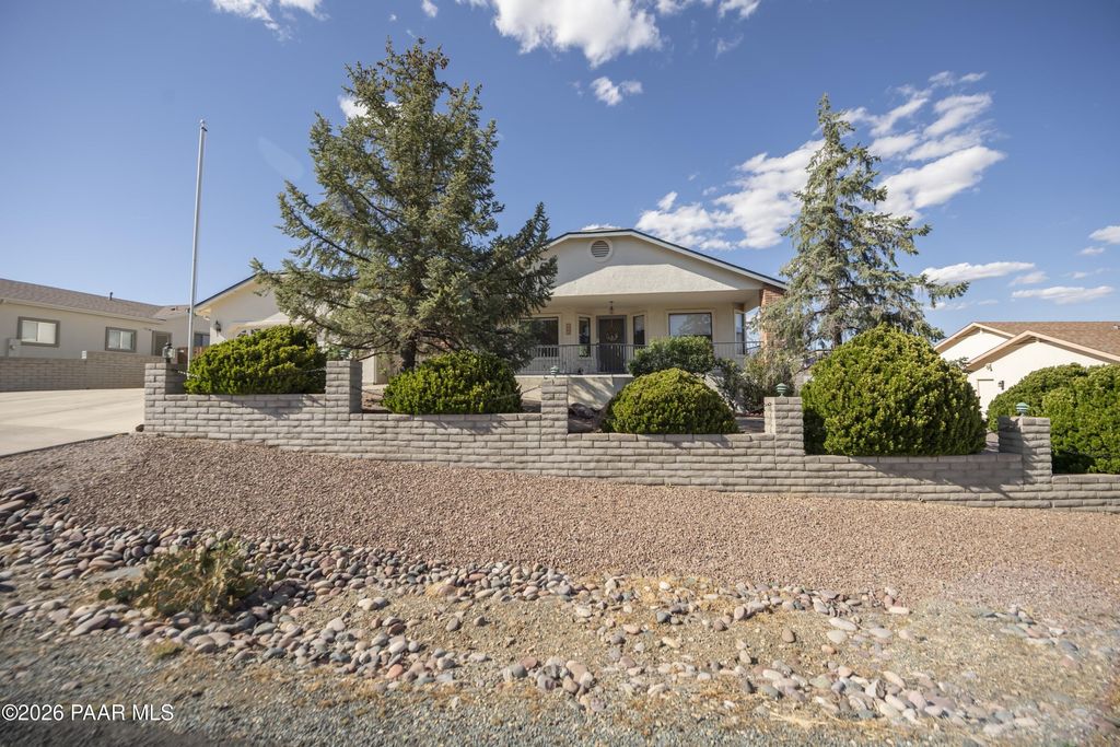Photo of 4212 N Cypress Circle, Prescott Valley, AZ 86314 (MLS # 1081277)