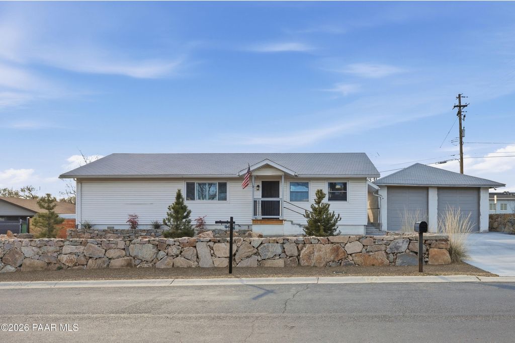 Photo of 942 Audrey Lane, Prescott, AZ 86301 (MLS # 1079990)