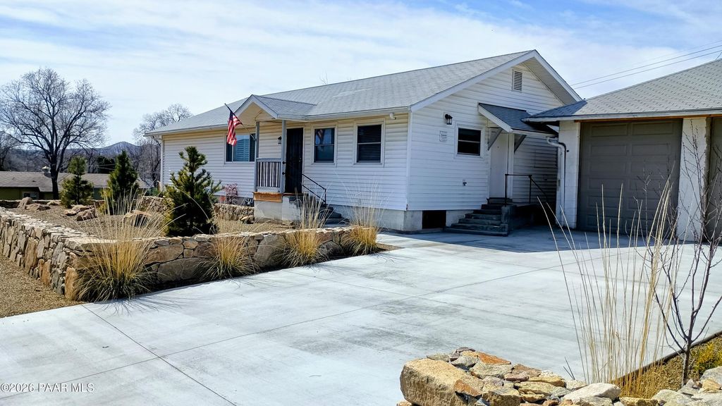 Photo of 942 Audrey Lane, Prescott, AZ 86301 (MLS # 1079990)