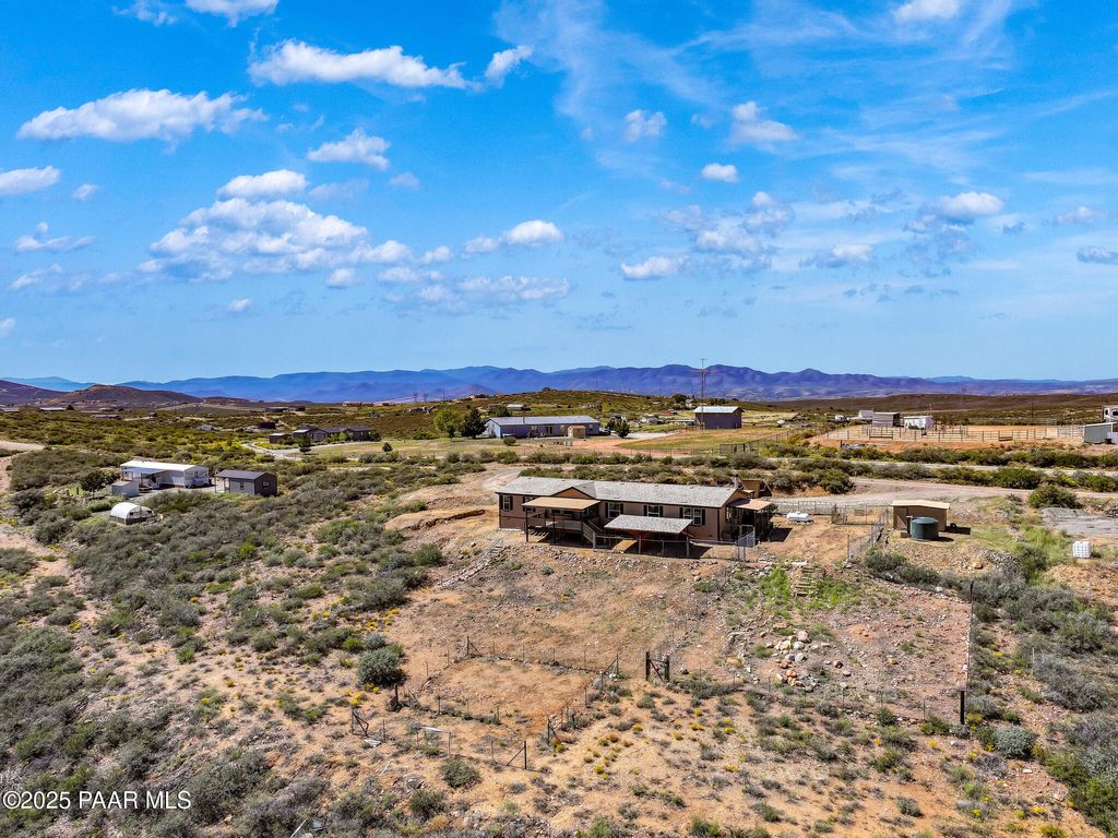 Photo of 1625 N Javalina Trail, Dewey-Humboldt, AZ 86327 (MLS # 1077073)