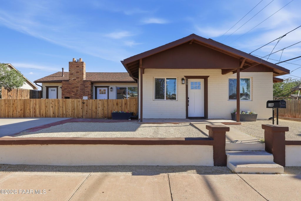 Photo of 108 E Oak Street, Winslow, AZ 86047 (MLS # 1084980)