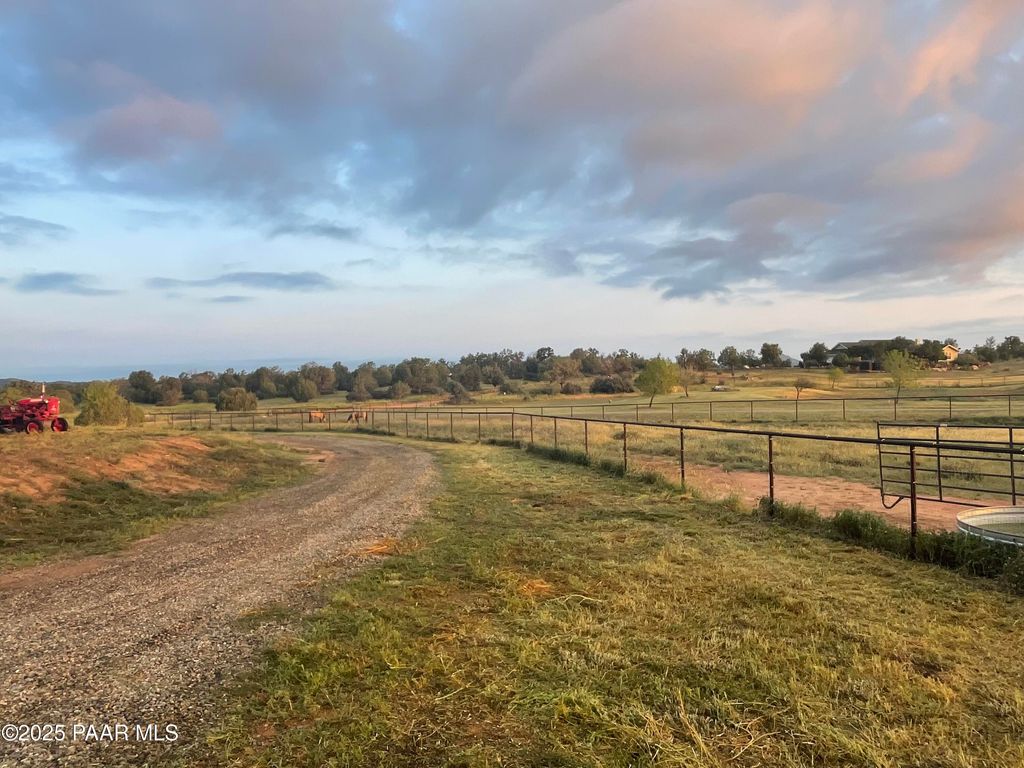 Photo of 15375 N Frankies Fwy, Prescott, AZ 86305 (MLS # 1080349)