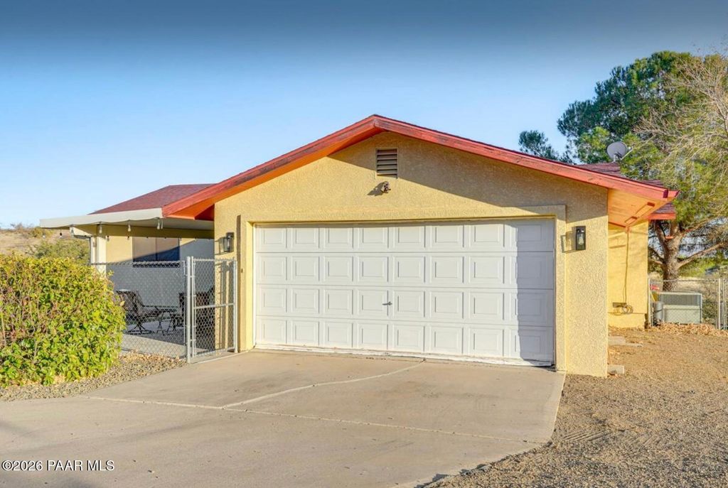 Photo of 17571 E Hummingbird Lane, Mayer, AZ 86333 (MLS # 1080777)