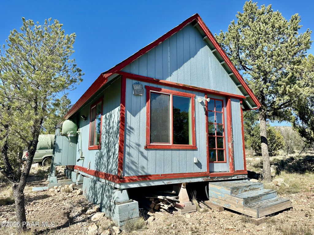 Photo of 30425 W Conejo Road, Seligman, AZ 86337 (MLS # 1077927)