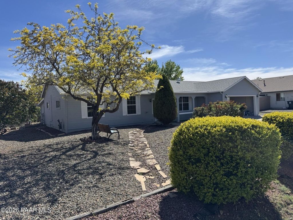 Photo of 8901 E Rowel Drive, Prescott Valley, AZ 86314 (MLS # 1081062)