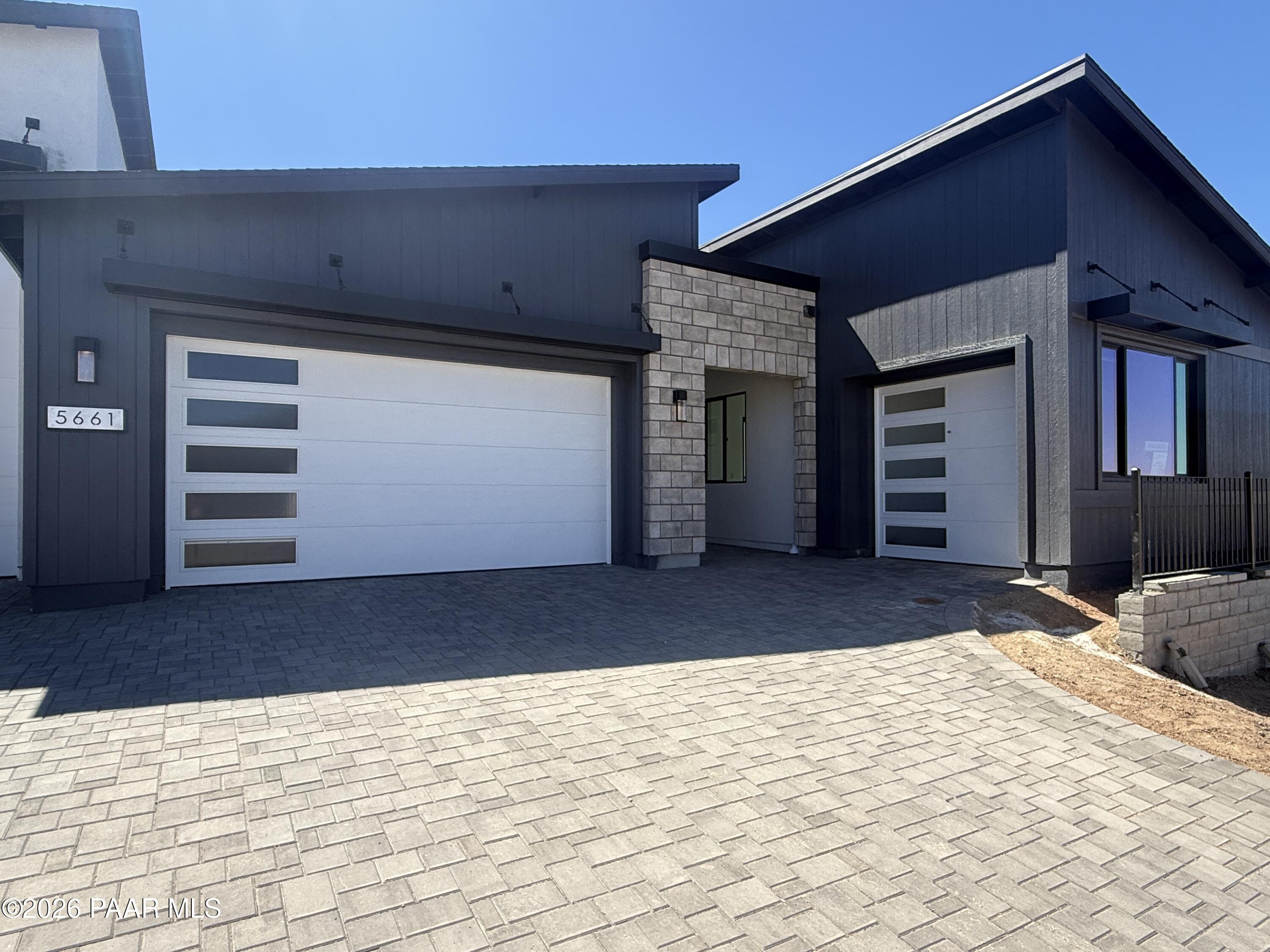 5661 E Blackburn Court