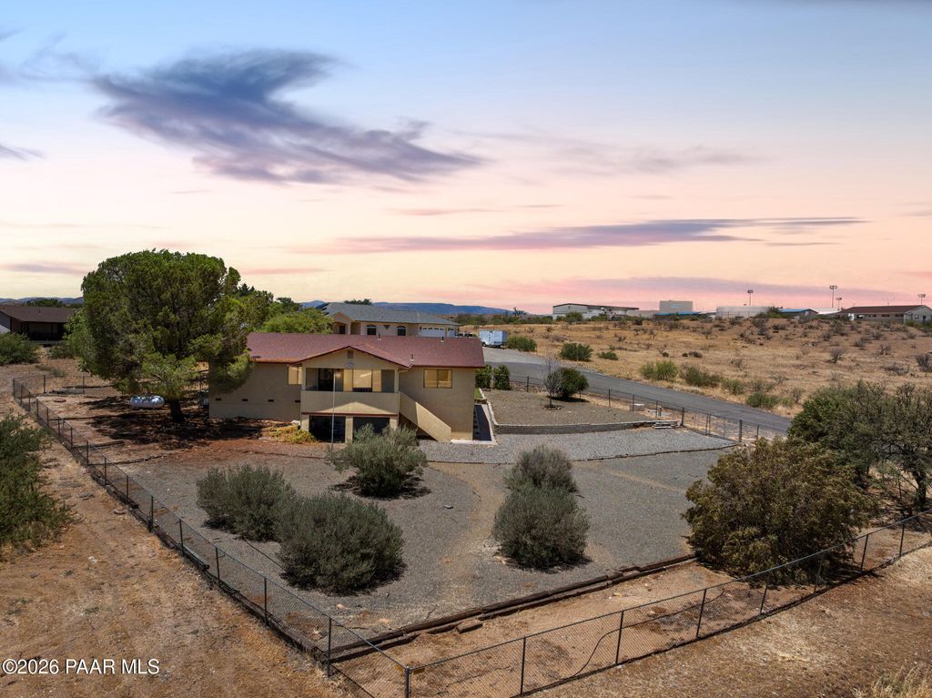Photo of 17571 E Hummingbird Lane, Mayer, AZ 86333 (MLS # 1083490)