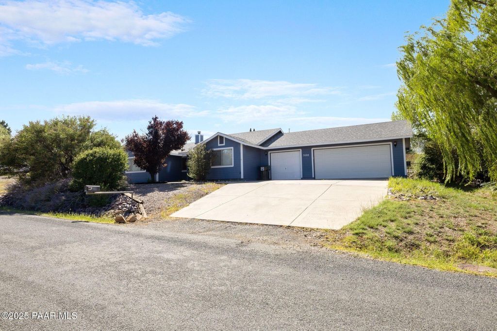 Photo of 5088 N Desert Lane, Prescott Valley, AZ 86314 (MLS # 1076682)