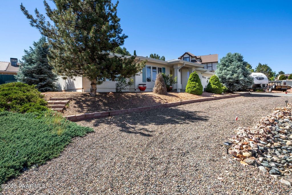 Photo of 11413 E Western Sunset Drive, Dewey-Humboldt, AZ 86327 (MLS # 1081886)