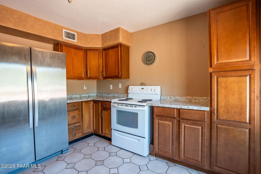 Photo of 33750 S Ridgeway Road, Black Canyon City, AZ 85324 (MLS # 1082045)