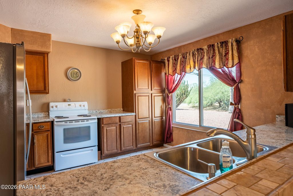 Photo of 33750 S Ridgeway Road, Black Canyon City, AZ 85324 (MLS # 1082045)