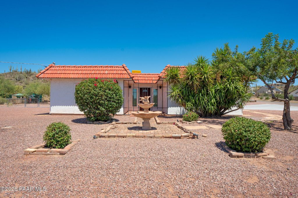 Photo of 33750 S Ridgeway Road, Black Canyon City, AZ 85324 (MLS # 1082045)
