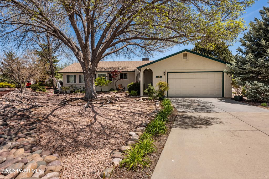 Photo of 635 N Corral Circle, Dewey-Humboldt, AZ 86327 (MLS # 1083026)