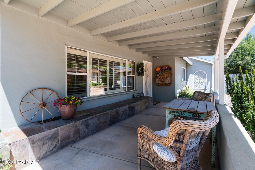 Photo of 1330 Paar Drive, Prescott, AZ 86305 (MLS # 1082259)
