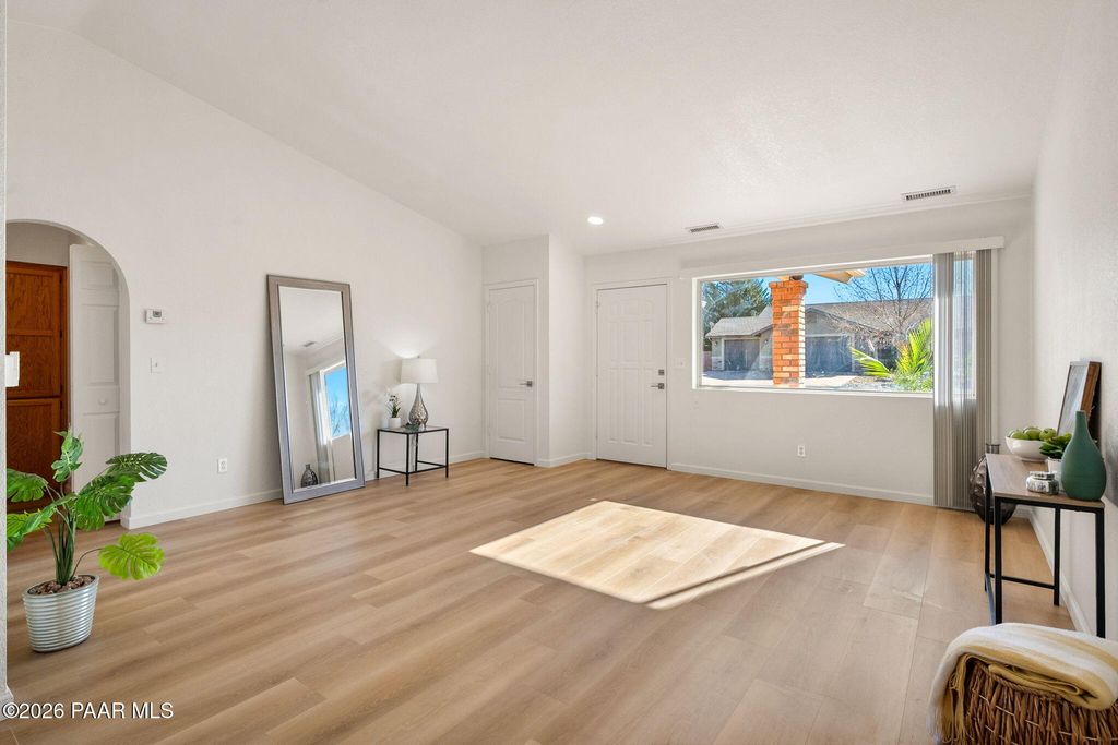 Photo of 4150 N Kachina Way, Prescott Valley, AZ 86314 (MLS # 1079413)