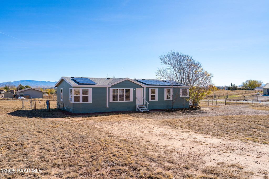 Photo of 2515 N Aztec Place, Chino Valley, AZ 86323 (MLS # 1078019)