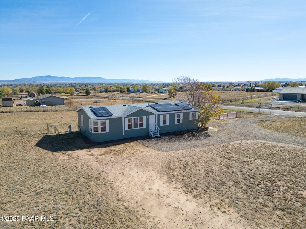 Photo of 2515 N Aztec Place, Chino Valley, AZ 86323 (MLS # 1078019)