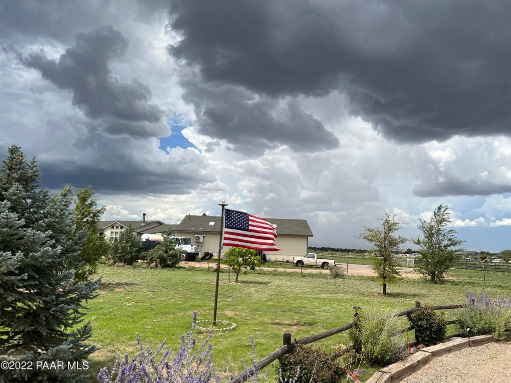 Photo of 1201 W Justray Ranch Road, Chino Valley, AZ 86323 (MLS # 1082269)