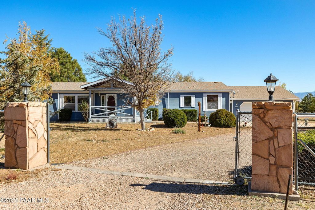 Photo of 905 Johnson Lane, Chino Valley, AZ 86323 (MLS # 1077777)