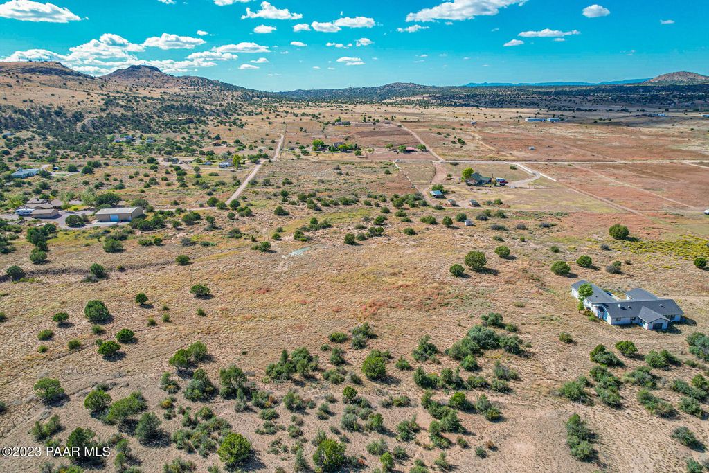 Photo of 316 S Lake Shore Drive, Chino Valley, AZ 86323 (MLS # 1077131)