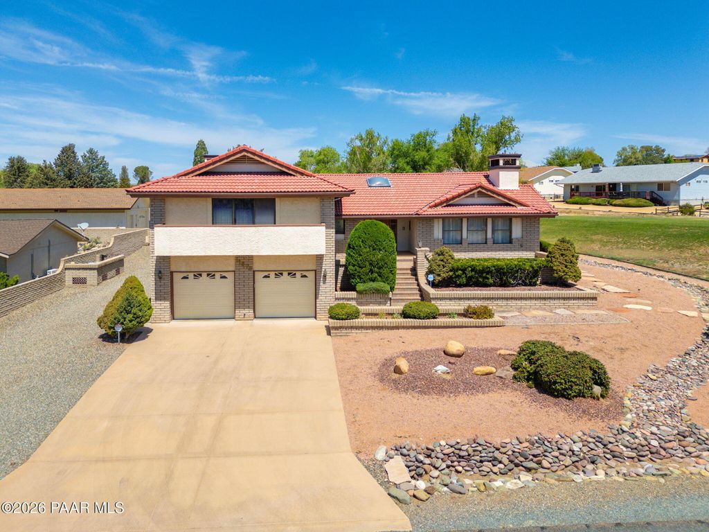 Photo of 11808 E Stirrup High West Drive, Dewey-Humboldt, AZ 86327 (MLS # 1081361)