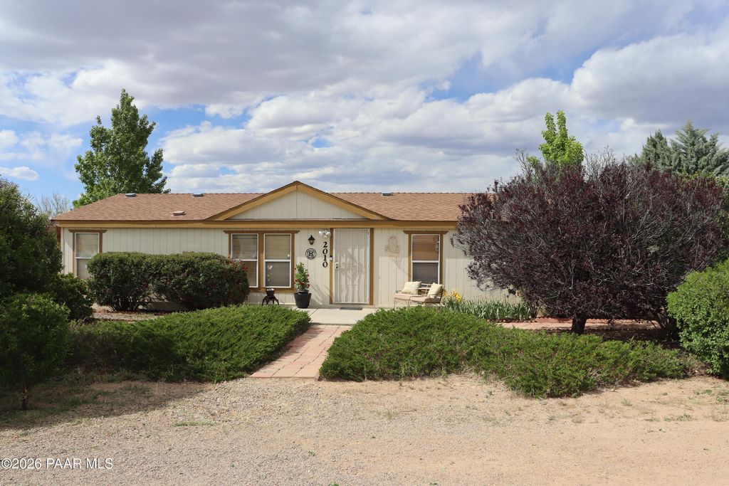 Photo of 2010 E Road 2, Chino Valley, AZ 86323 (MLS # 1082336)