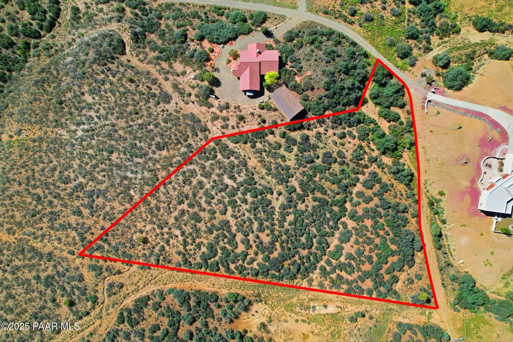 Photo of 599 S Apache Knolls Trail, Dewey-Humboldt, AZ 86327 (MLS # 1077291)