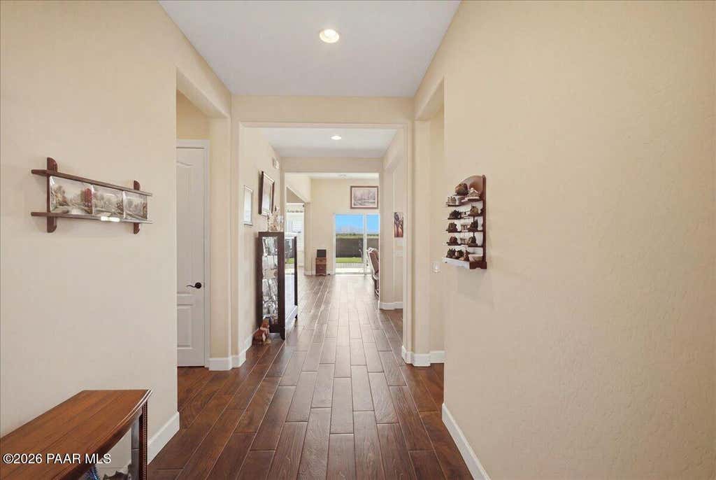 Photo of 8638 N Ridge Rider Trail, Prescott Valley, AZ 86315 (MLS # 1084577)