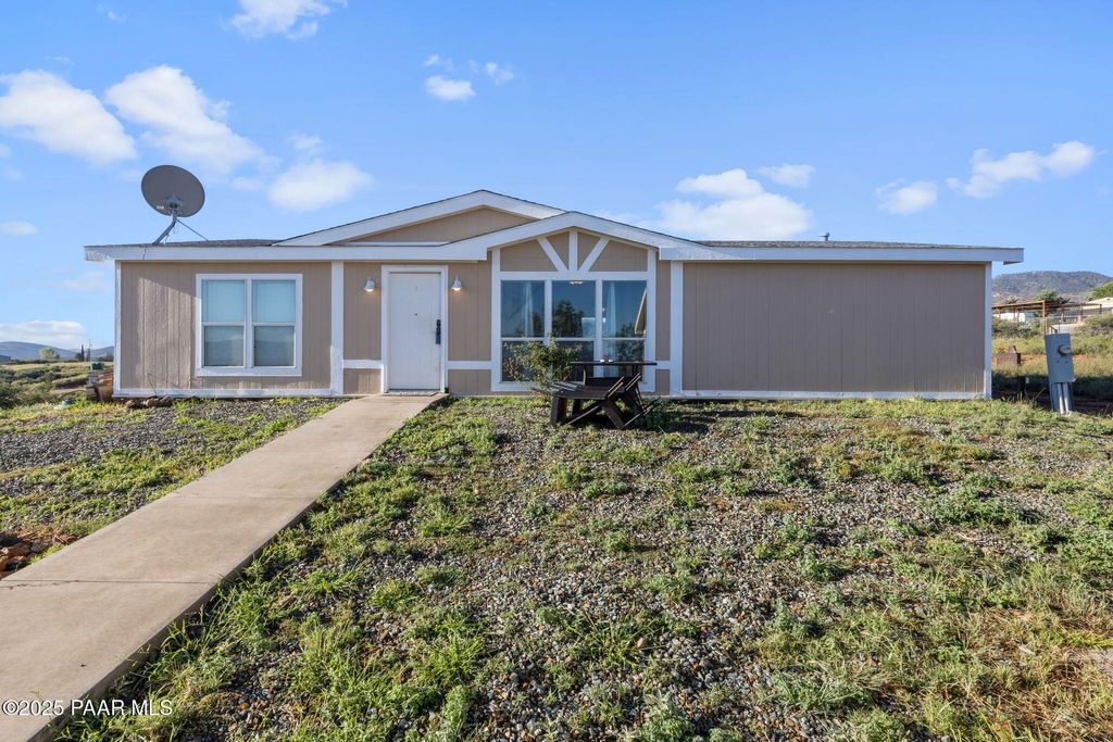 Photo of 9915 E Cranberry Road, Dewey-Humboldt, AZ 86327 (MLS # 1076841)
