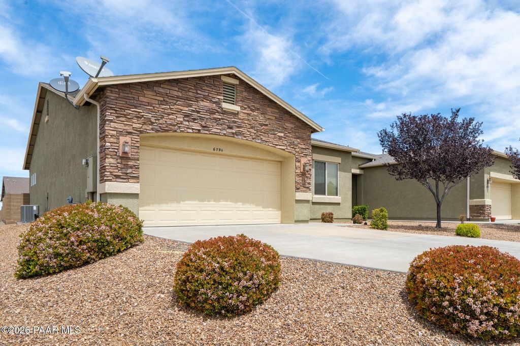Photo of 6794 E Hetley Place #5, Prescott Valley, AZ 86314 (MLS # 1081542)