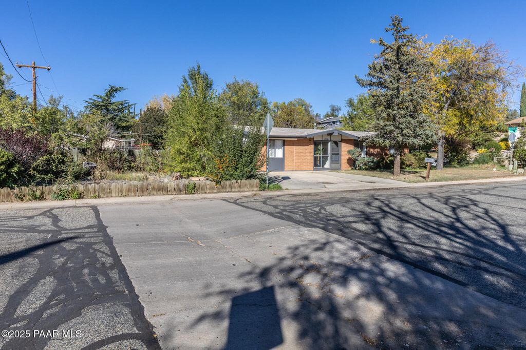 Photo of 2036 Richard Street, Prescott, AZ 86301 (MLS # 1077968)