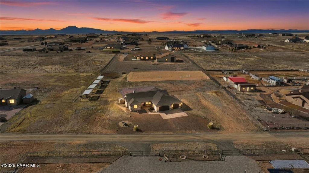 Photo of 11350 N Retriever Lane, Prescott Valley, AZ 86315 (MLS # 1078998)