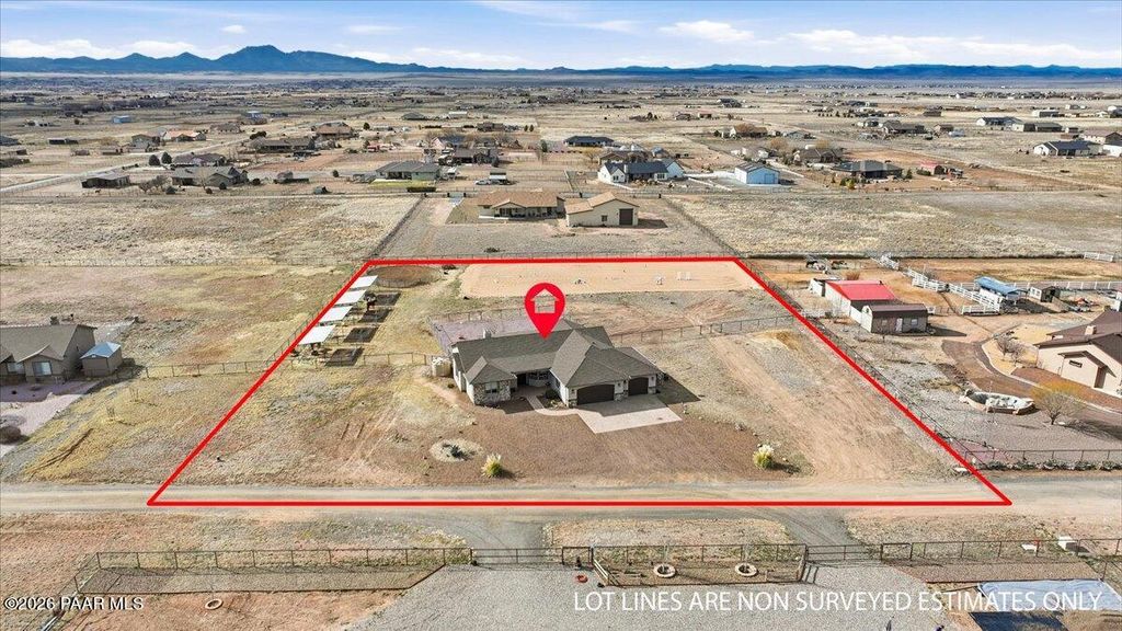Photo of 11350 N Retriever Lane, Prescott Valley, AZ 86315 (MLS # 1078998)