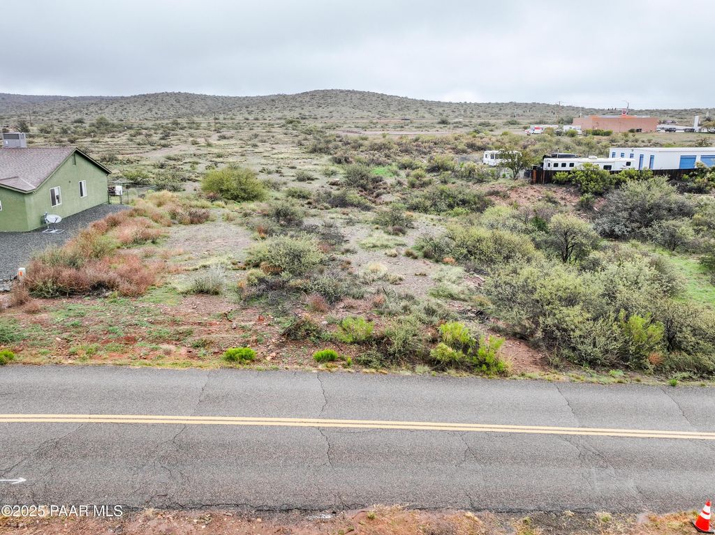 Photo of 17102 E Roadrunner Road, Mayer, AZ 86333 (MLS # 1077969)