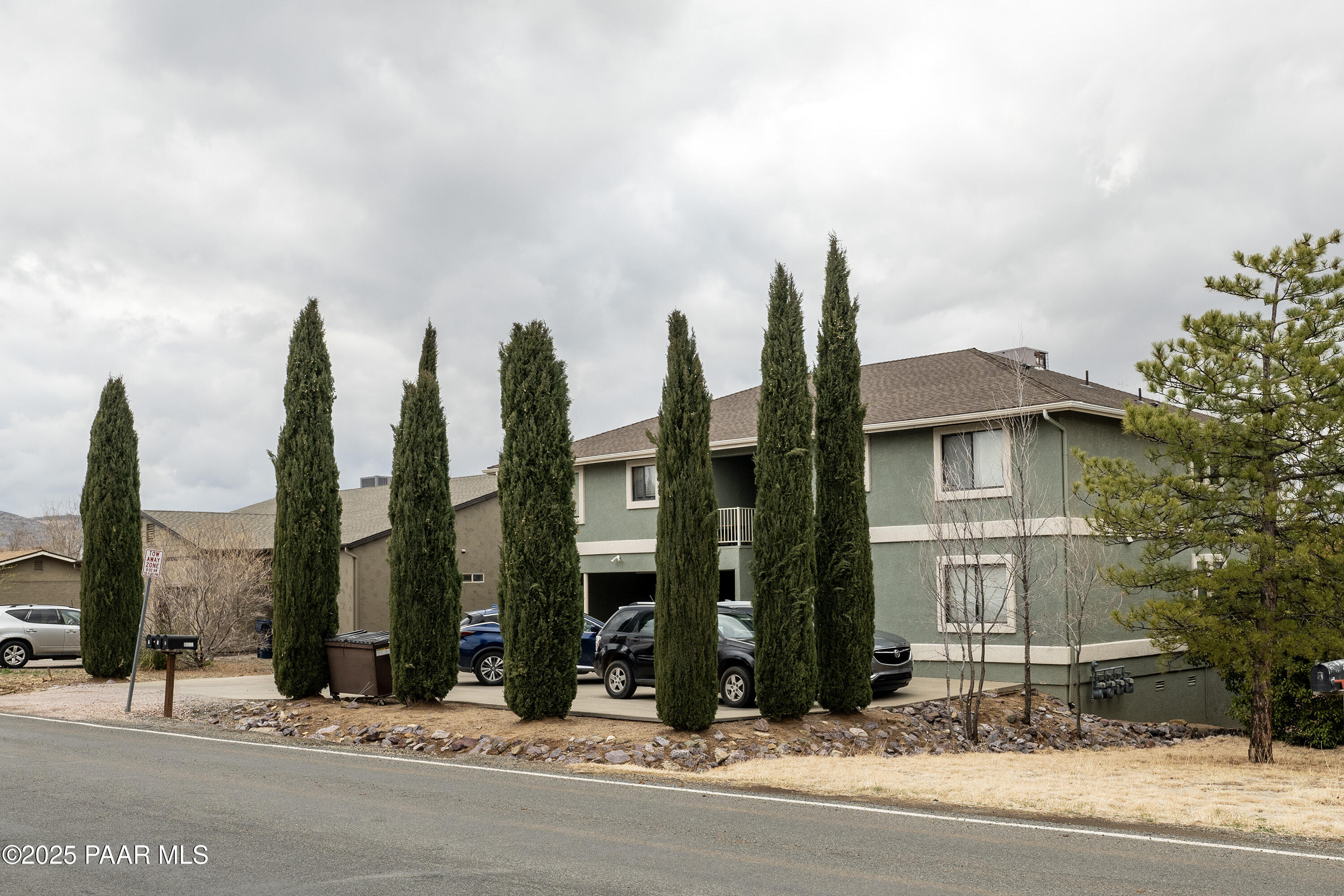 8524 E Lakeshore Drive