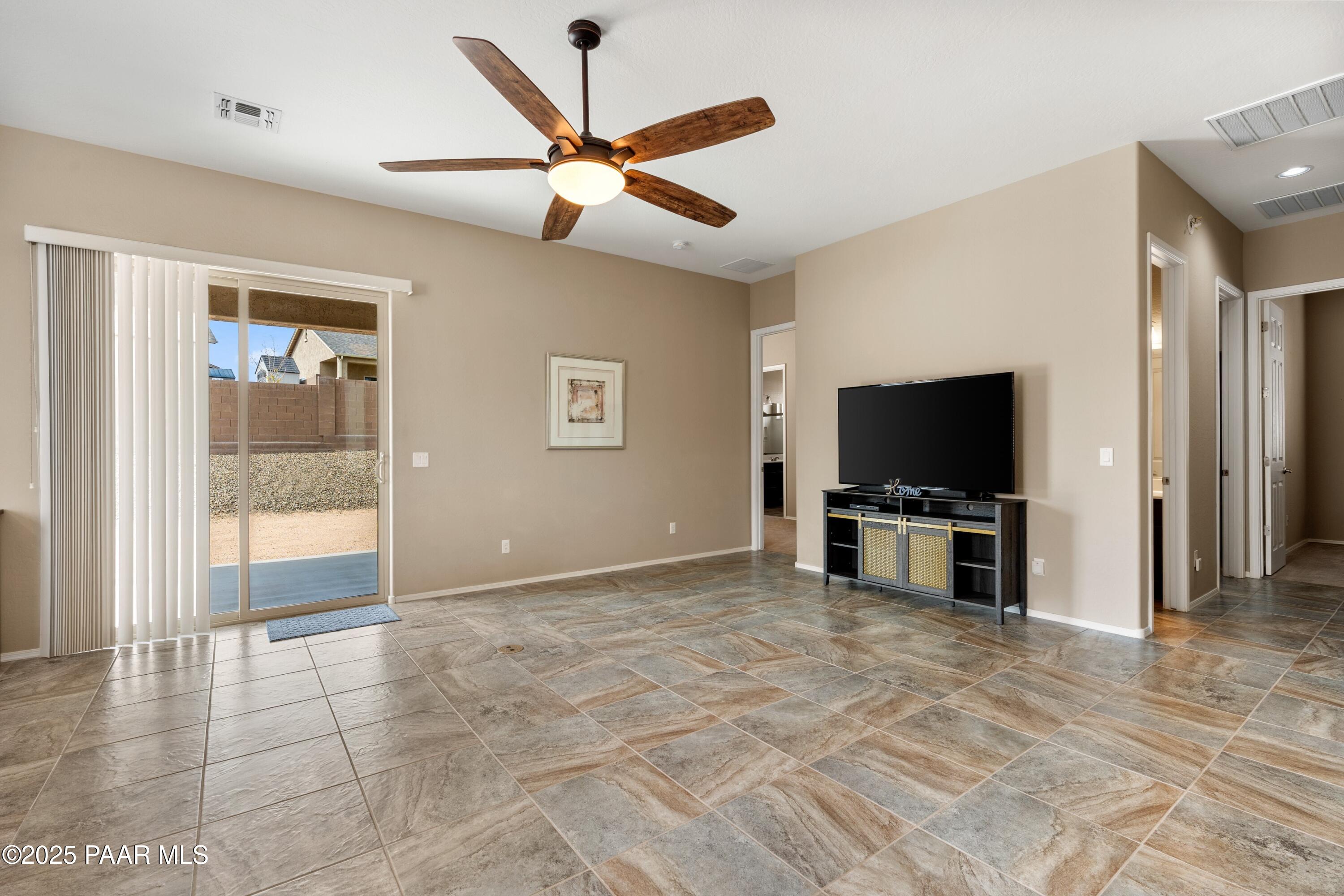 4513 N Dryden Street