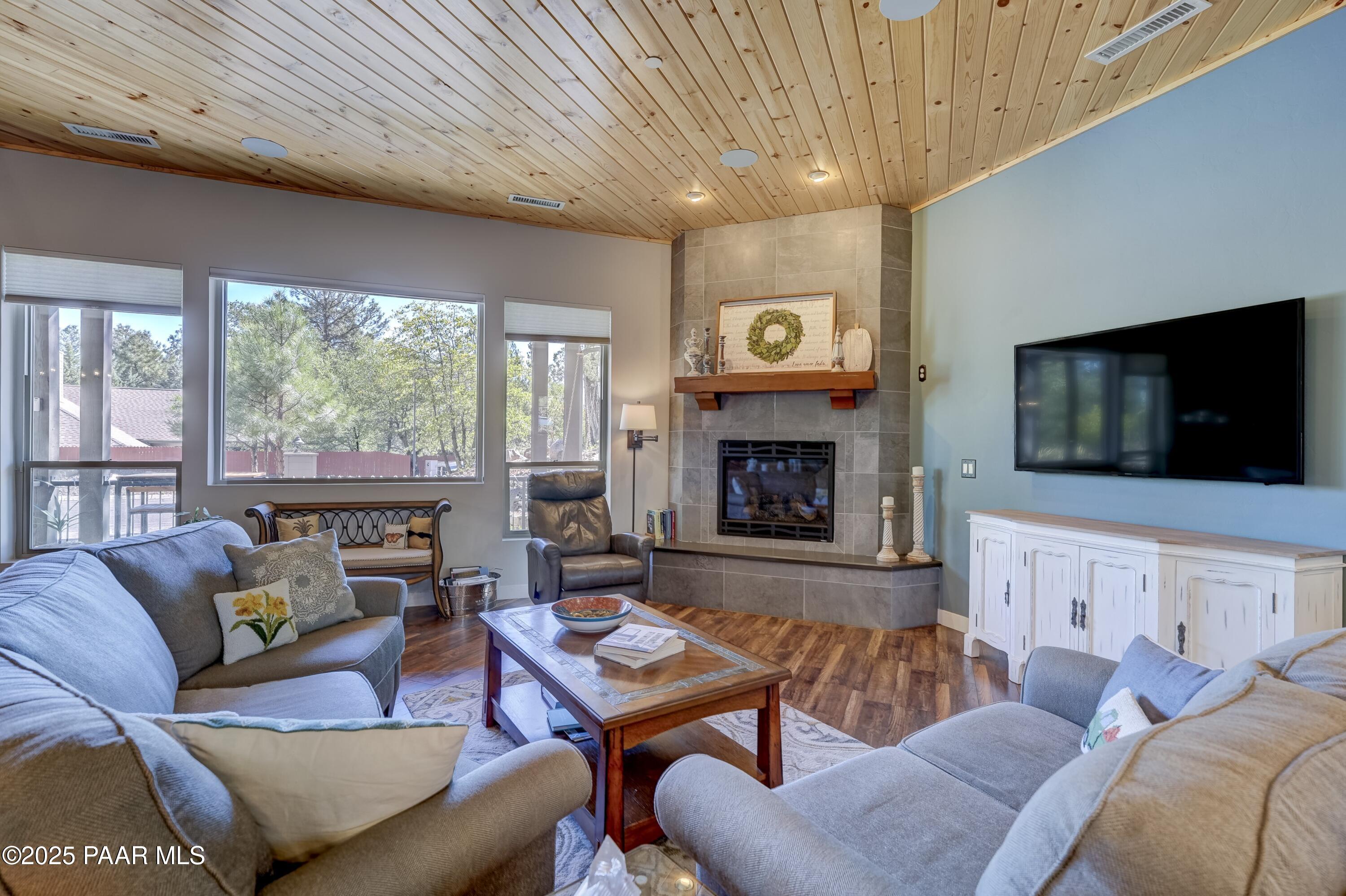 1034 Sheriffs Posse Trail