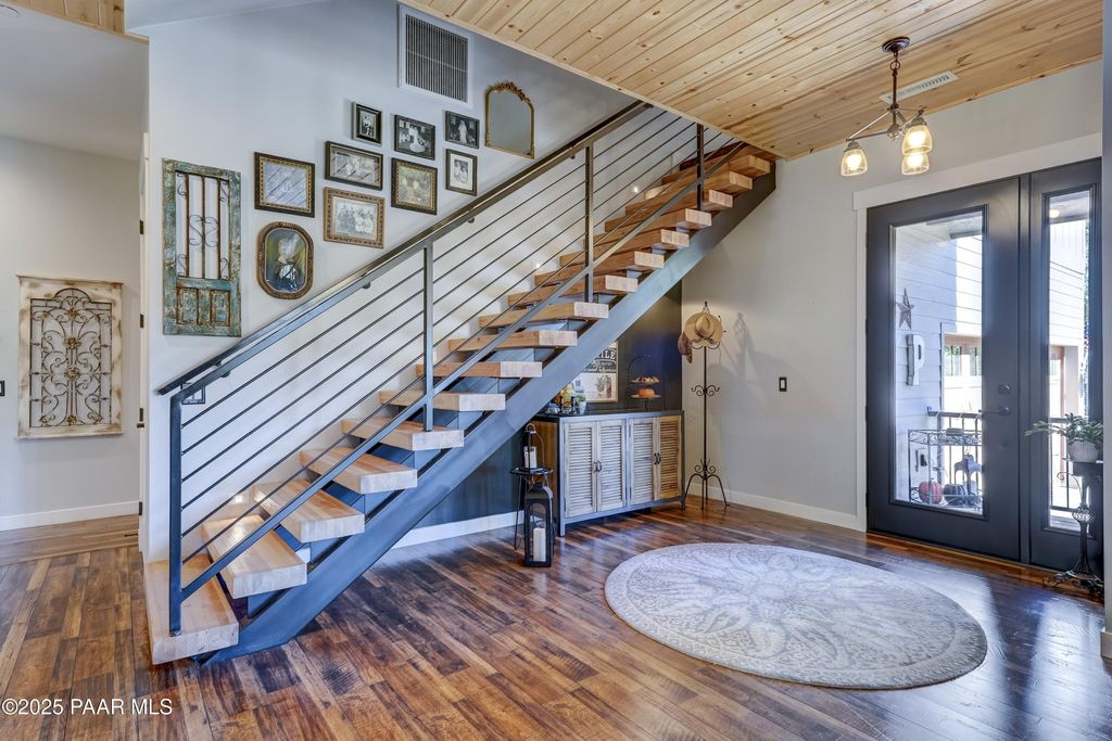 Photo of 1034 Sheriffs Posse Trail, Prescott, AZ 86303 (MLS # 1076955)