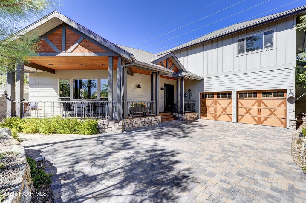Photo of 1034 Sheriffs Posse Trail, Prescott, AZ 86303 (MLS # 1076955)