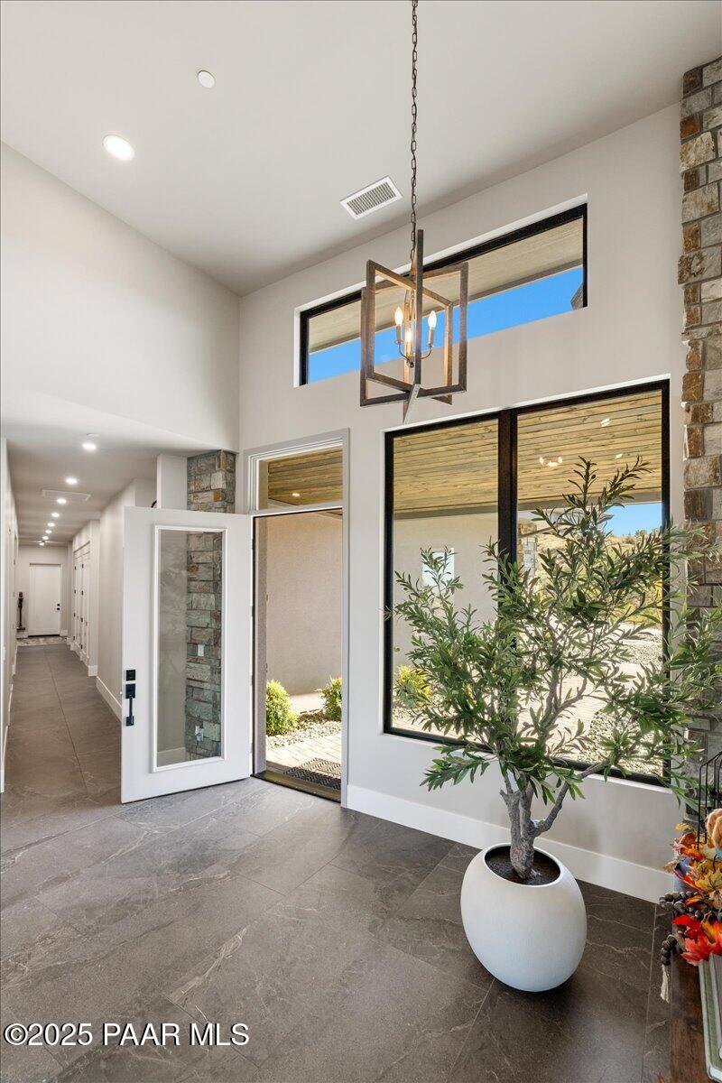 5535 W Corliss Circle