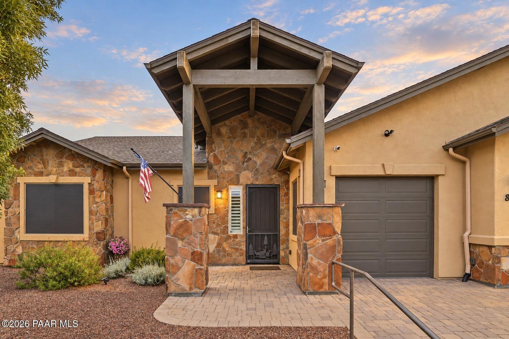 Photo of 8370 N View Crest CRST, Prescott Valley, AZ 86315 (MLS # 1085174)