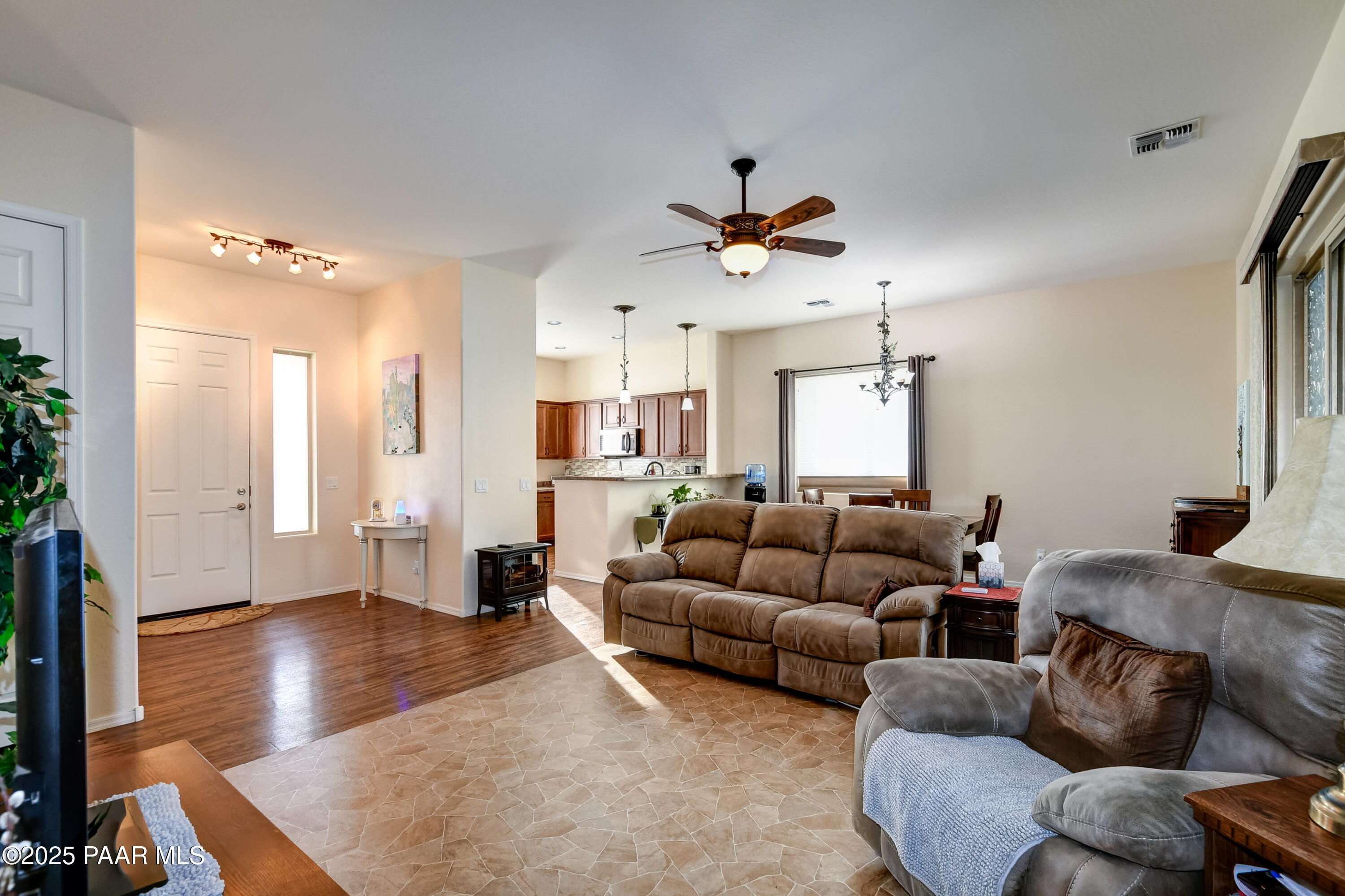 Prescott Valley, Arizona 86314, United States, 3 Bedrooms Bedrooms, ,2 BathroomsBathrooms,Residential,Pending,78962