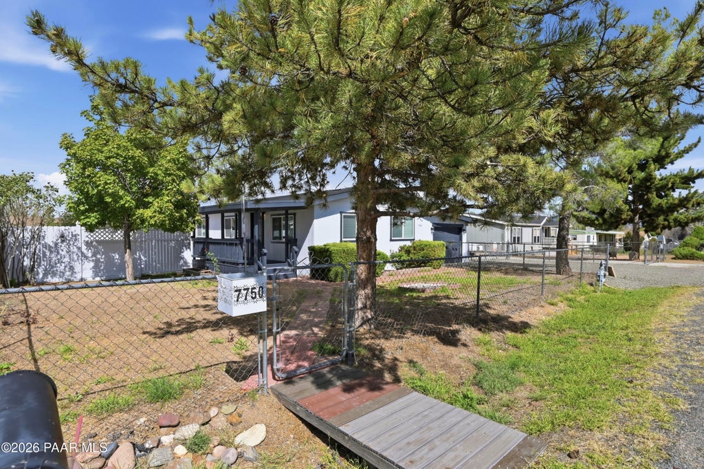 Photo of 7750 E Thelma Drive, Prescott Valley, AZ 86314 (MLS # 1085637)