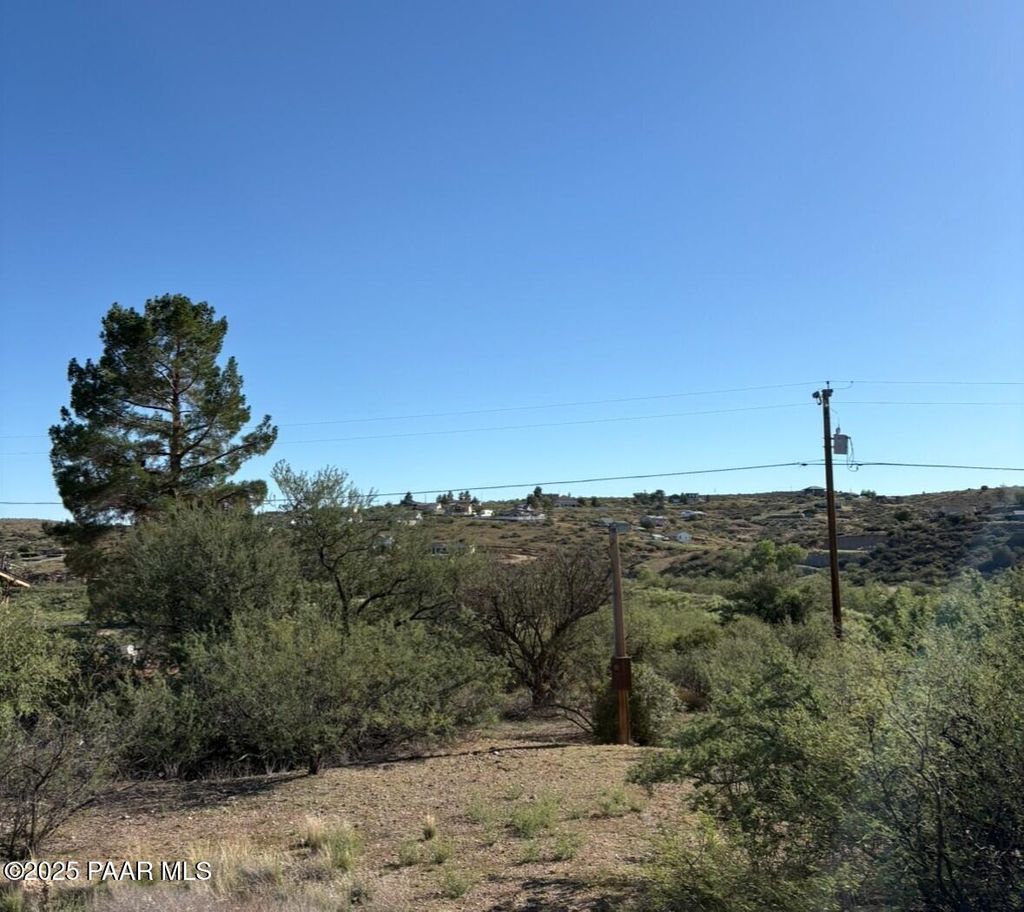 Photo of 20241 E Lakeside Road, Mayer, AZ 86333 (MLS # 1077051)
