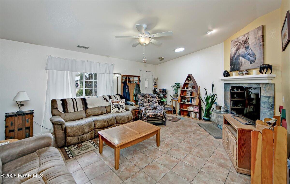 6174 N Viewpoint Drive