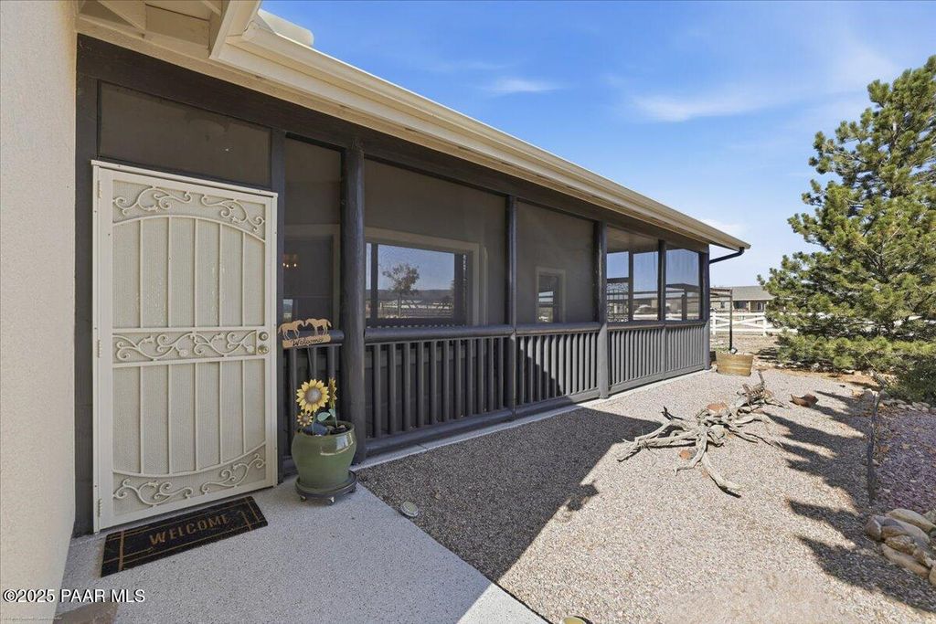 Photo of 25860 N Cabernet Lane, Paulden, AZ 86334 (MLS # 1078020)